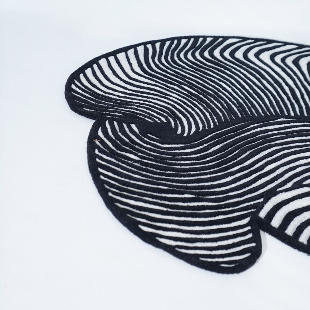 Noir Maze Rug