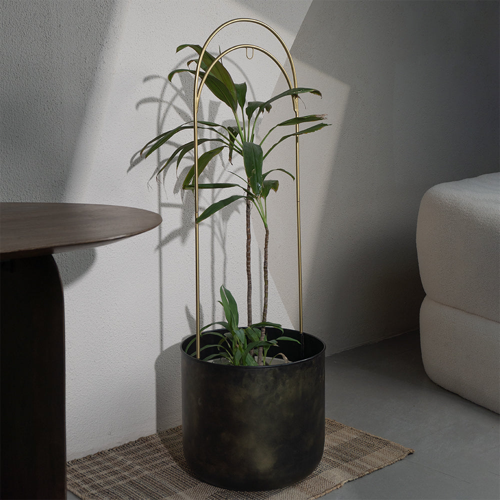 Luna Standing Planter